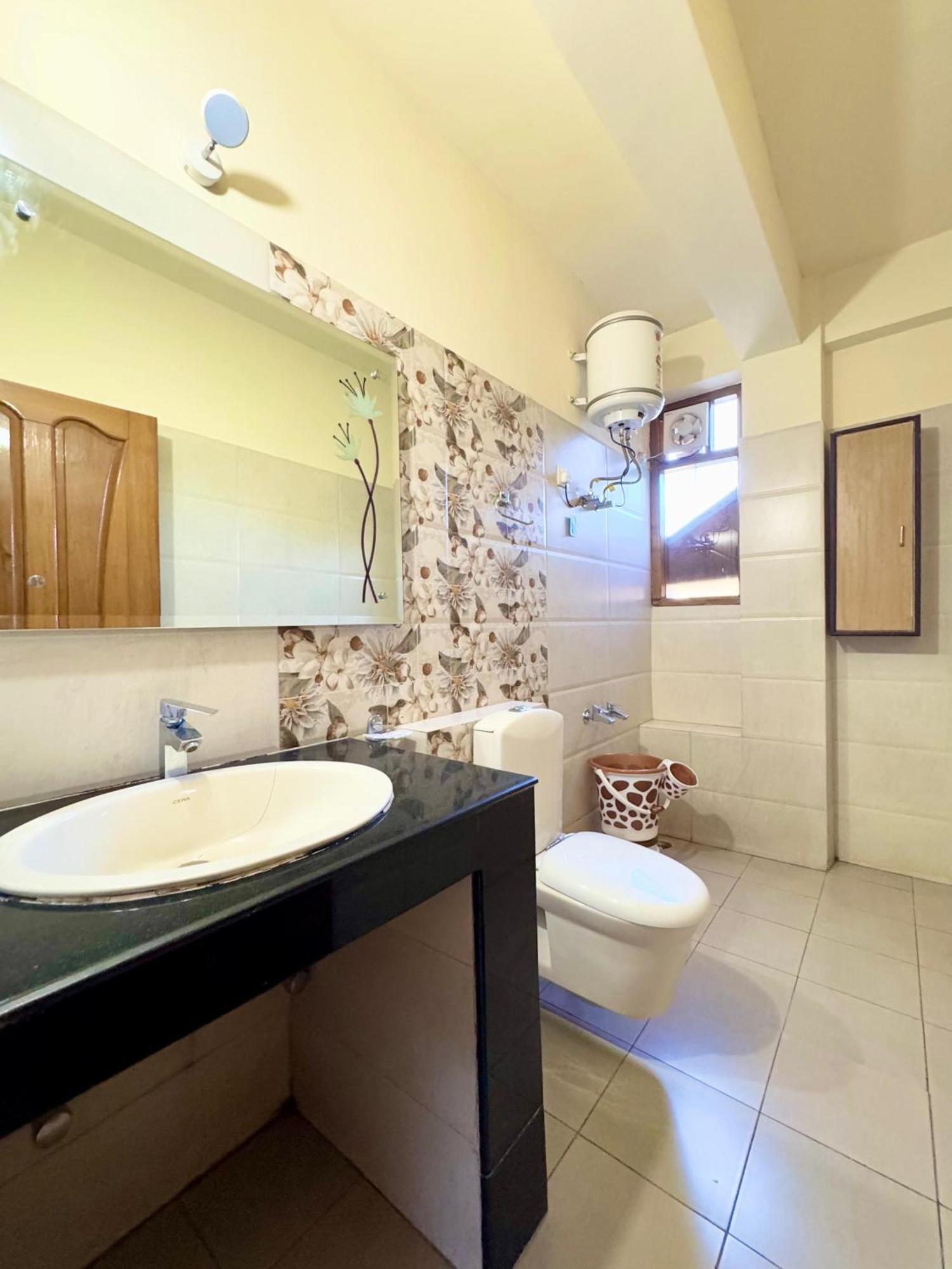 The Auriga 3Bhk Fully Entair Villa With Bonfire In Kasauli I Pvt Stay I Open Air Terrace I Kitchen Livingroom I Lawn Bonfire I Gaming Zone Exterior foto